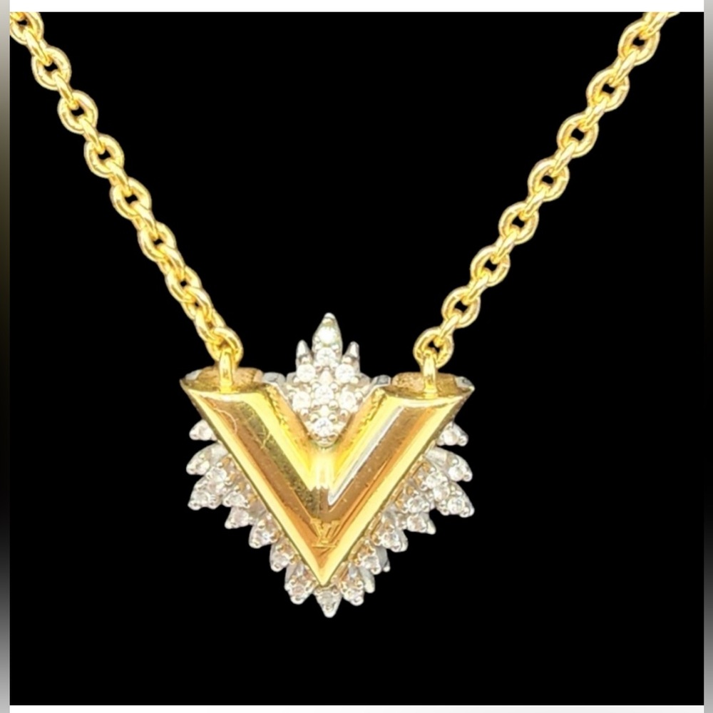 Louis Vuitton Crystal Essential Glory Necklace